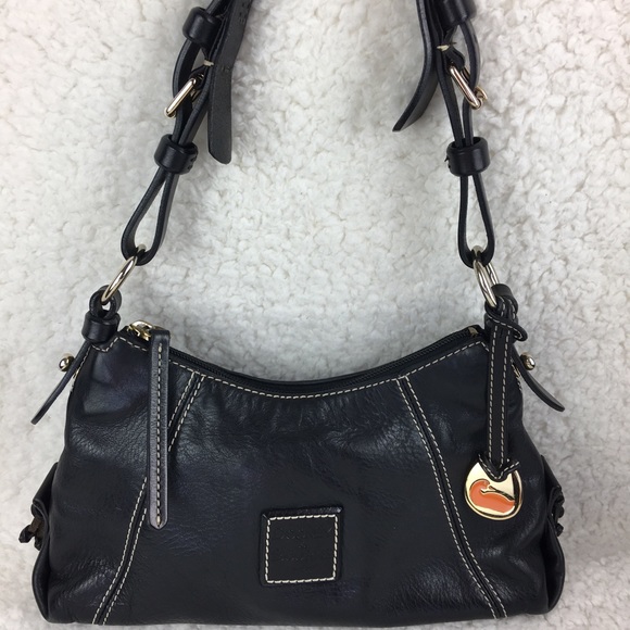 Dooney & Bourke Handbags - Dooney Bourke Black Leather Shoulder Bag sz M